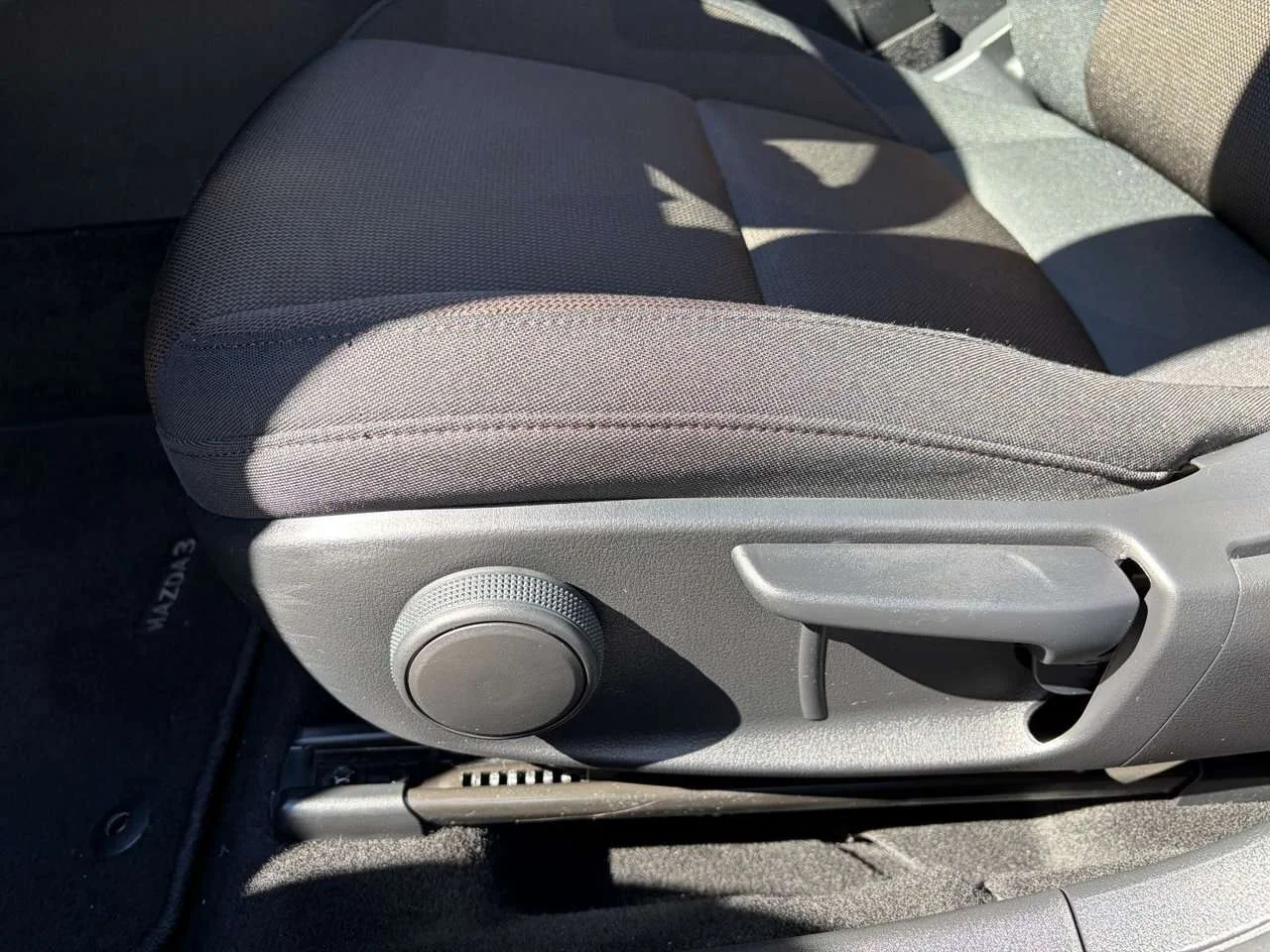 Used 2021 Deep Crystal Blue Mica Mazda GS image 17