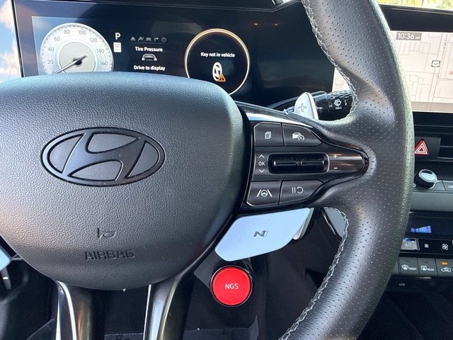 Used 2025 Blue Hyundai Base image 30