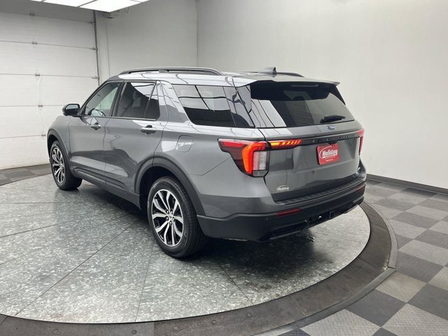 Used 2025 Carbonized Gray Metallic Ford ST-Line image 2