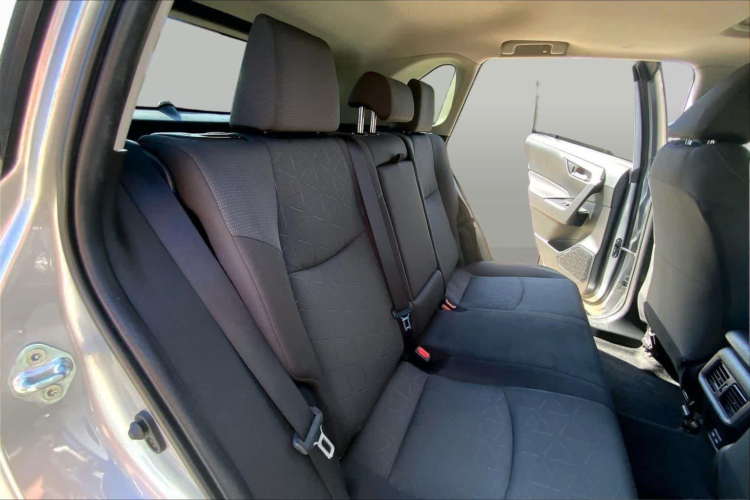Used 2022 Silver Sky Metallic Toyota Hybrid XLE image 18
