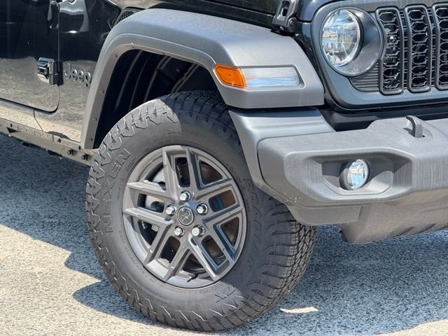 New 2025 Black Clear-Coat Exterior Paint Jeep Sport S image 3