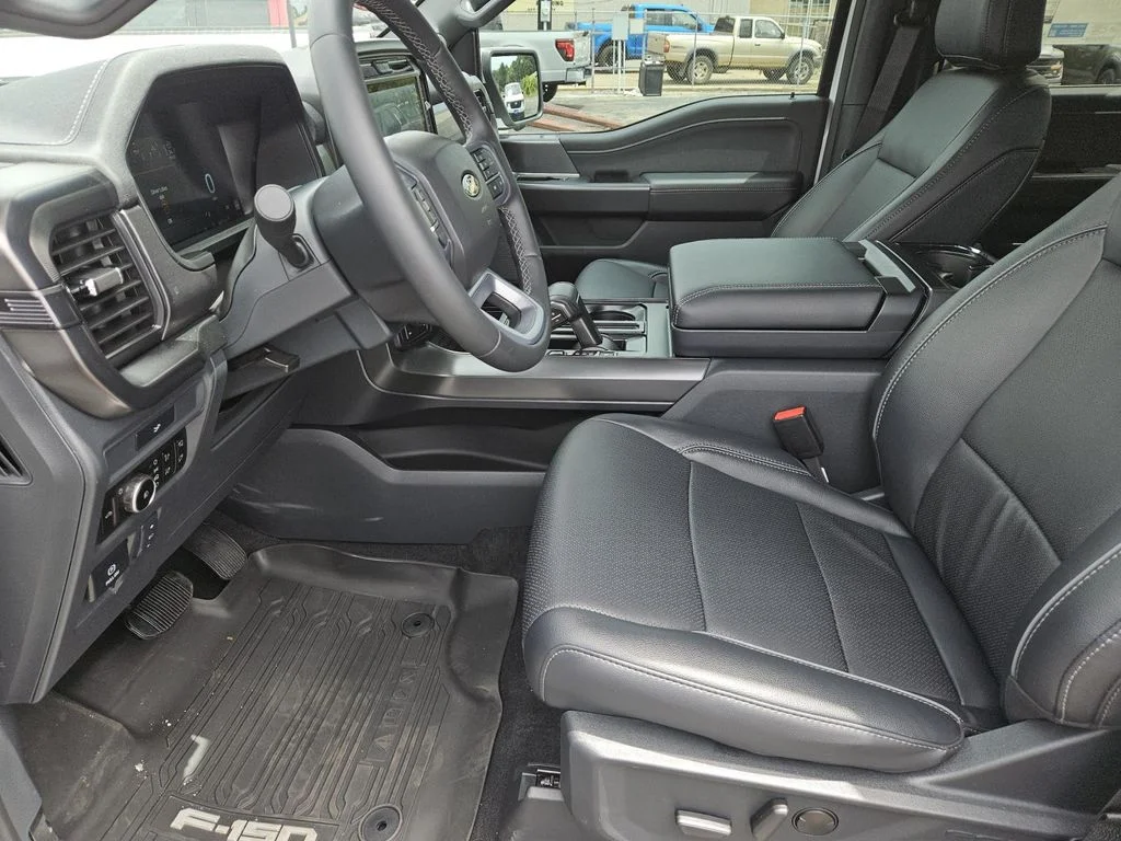 New 2026 Oxford White Ford Lariat® image 24