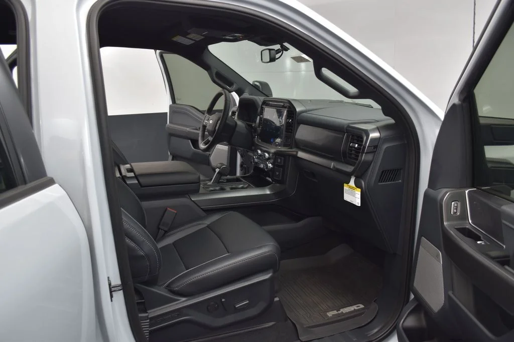 New 2025 White Ford Lariat image 25