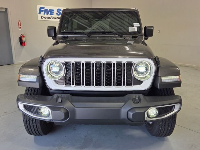 New 2026 Granite Crystal Metallic Clear-Coat Exterior Paint Jeep Sahara image 2
