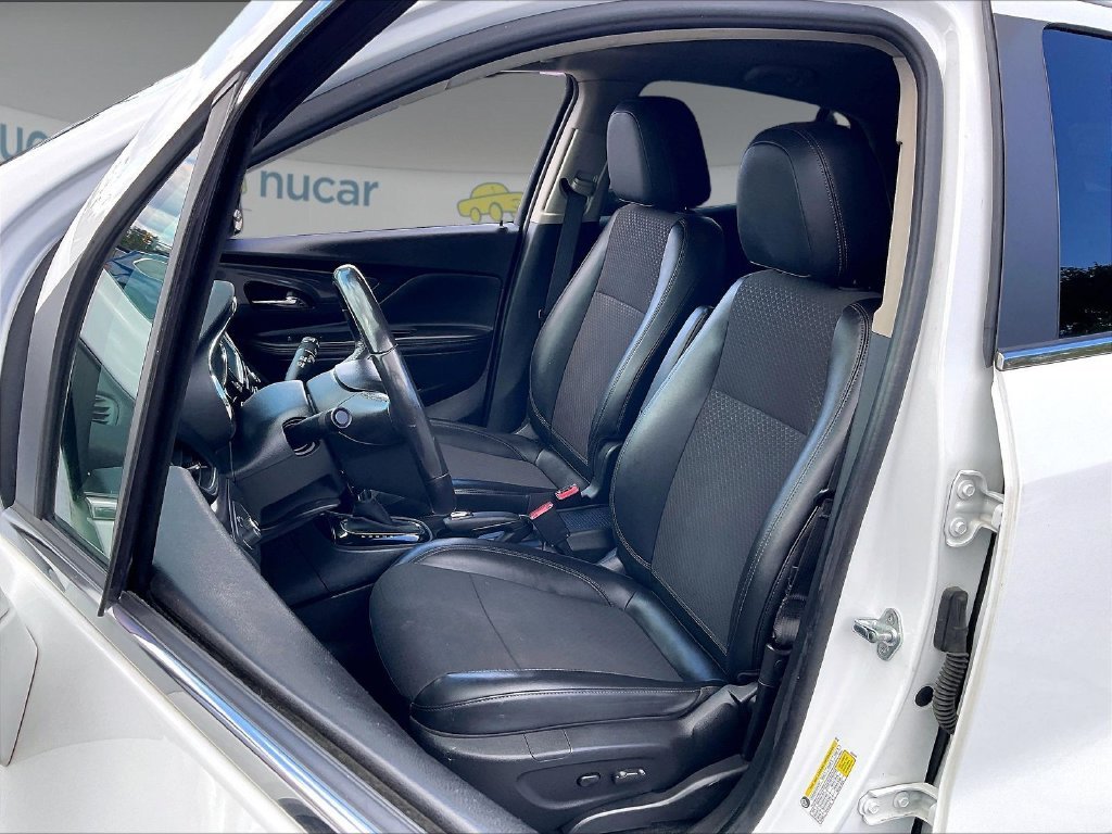 Used 2020 Summit White Buick Preferred image 9