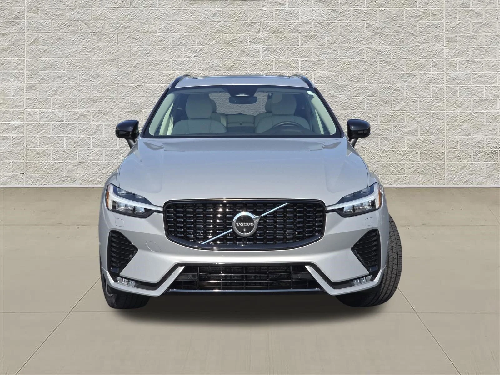 Used 2024 Silver Dawn Metallic Volvo Plus Dark Theme image 2