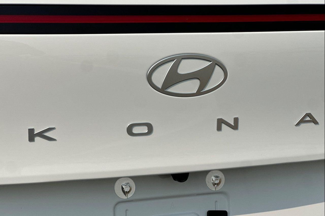 New 2027  Hyundai SE FWD image 25