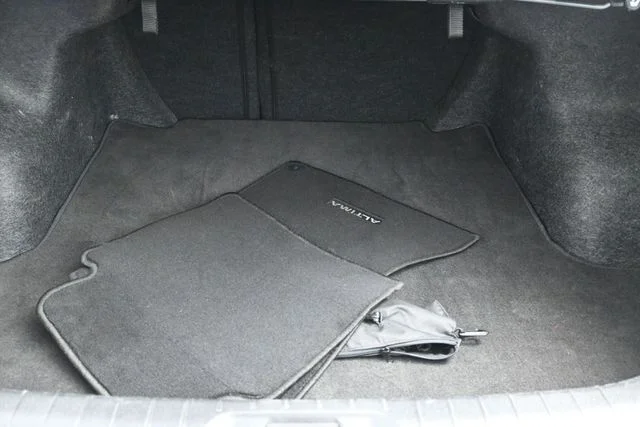 2024 Nissan Altima SV - Photo 12