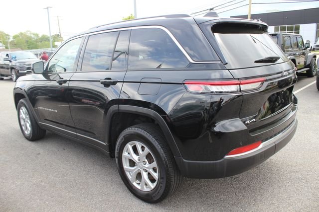 Used 2023 Black Jeep Limited image 30