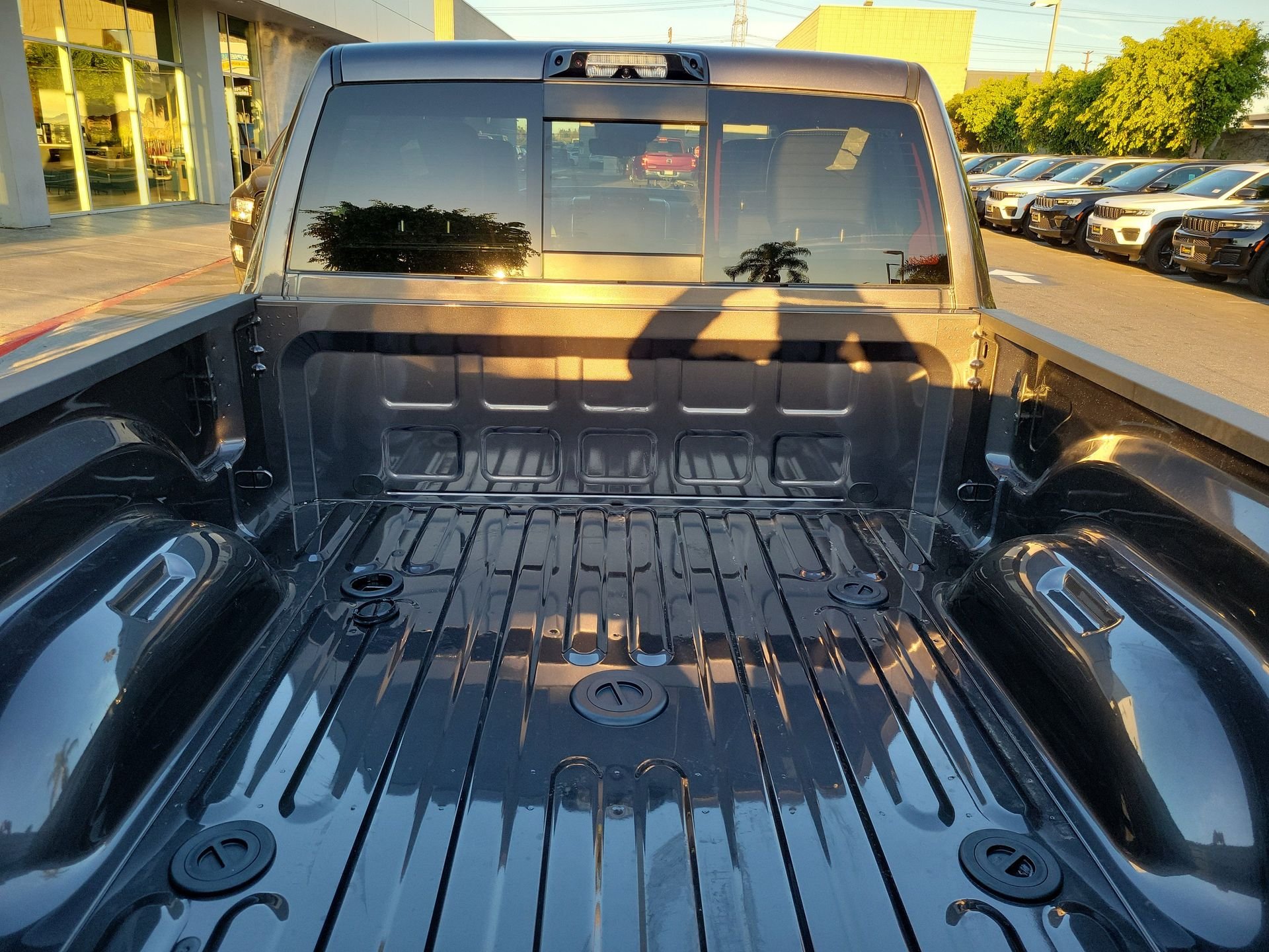 New 2026 Granite Crystal Metallic Clear-Coat Exterior Paint RAM Laramie image 16