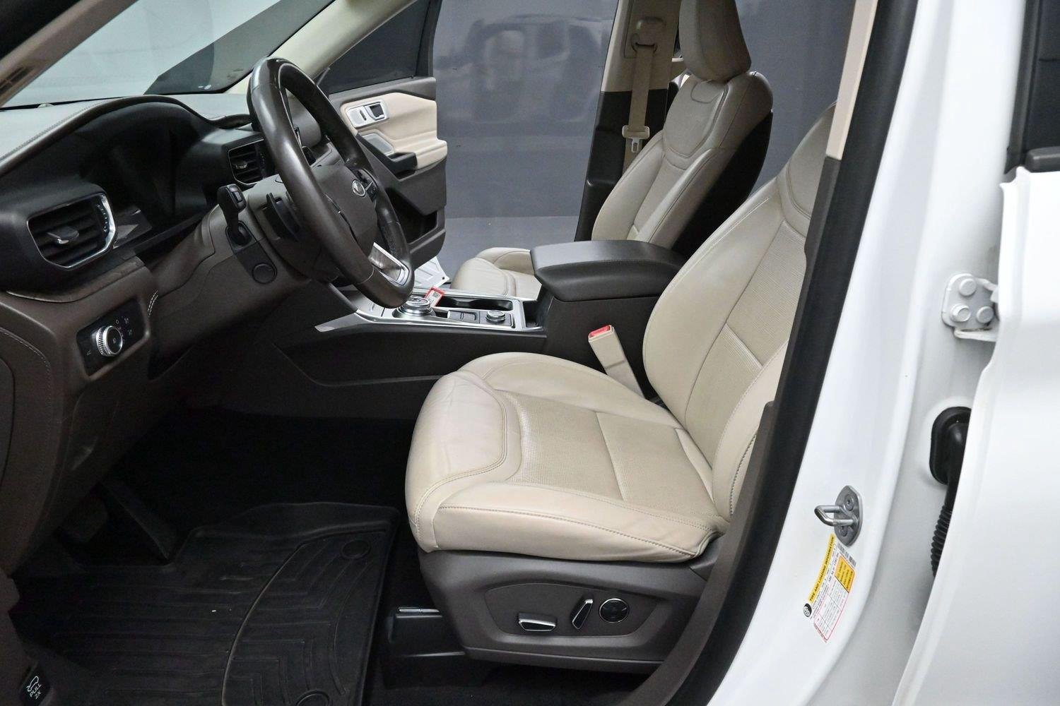 Used 2020 Star White Metallic Tri-Coat Ford Platinum image 13