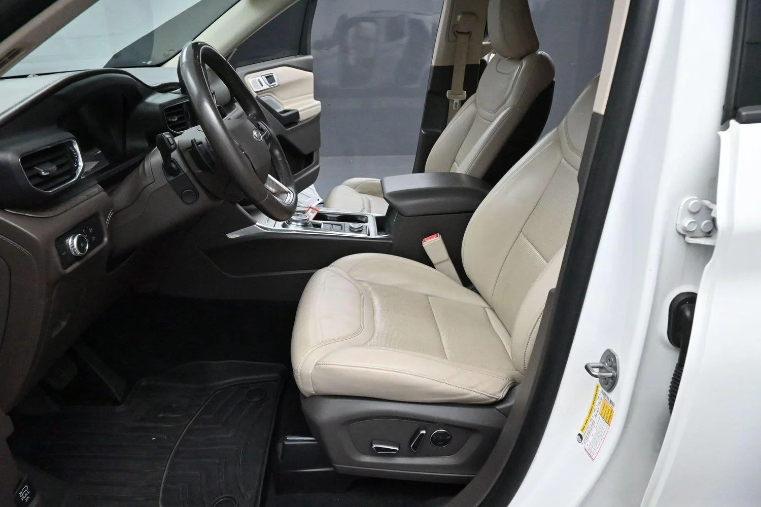 Used 2020 Star White Metallic Tri-Coat Ford Platinum image 13