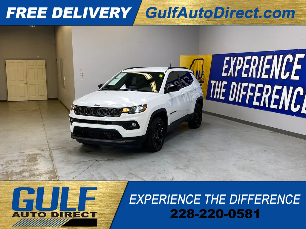 Used 2026 White Jeep Latitude image 4
