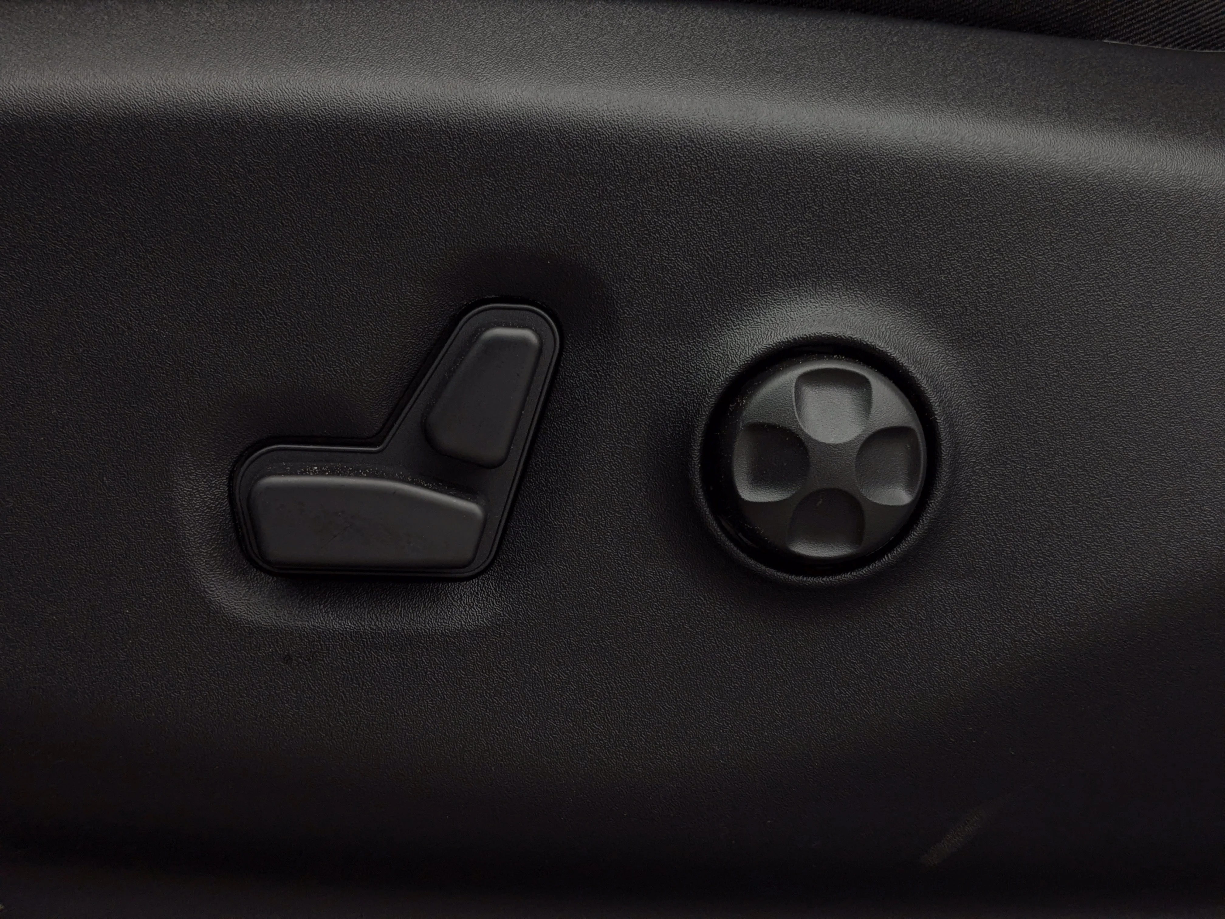 New 2026 Black Chrysler Select AWD - - Full Sunroof - S Appearance - 360 Camera - Remote Start & tons more! image 14