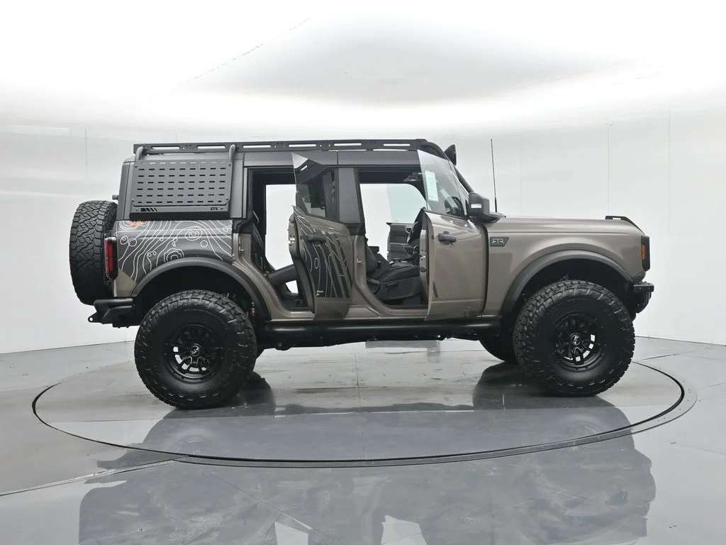 New 2025 Marsh Gray Ford Badlands image 4