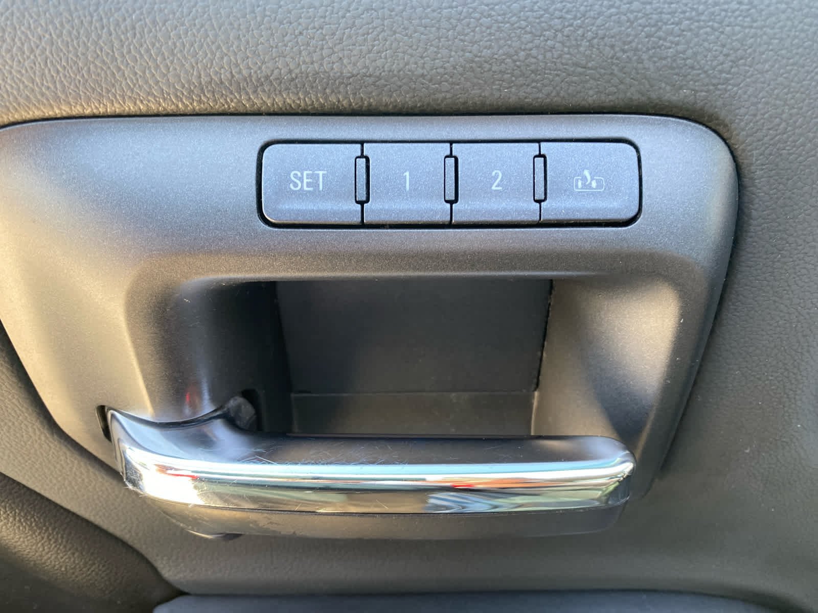 Used 2017 GRAPHITE METALLIC Chevrolet LTZ image 7