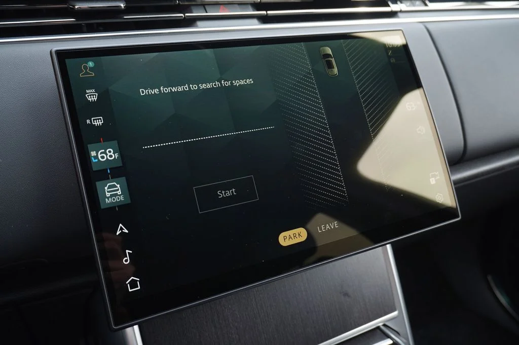 New 2026 Santorini Black Land Rover SE image 23