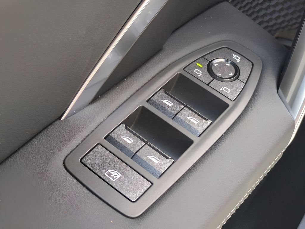 Used 2026 Silver BMW xDrive28i image 23