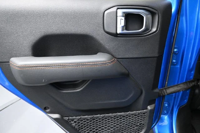 Used 2021 Blue Jeep Mojave image 9