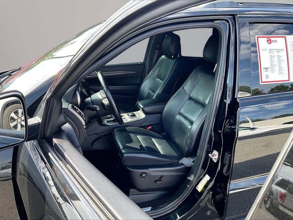 Used 2019 Black Jeep Limited image 26