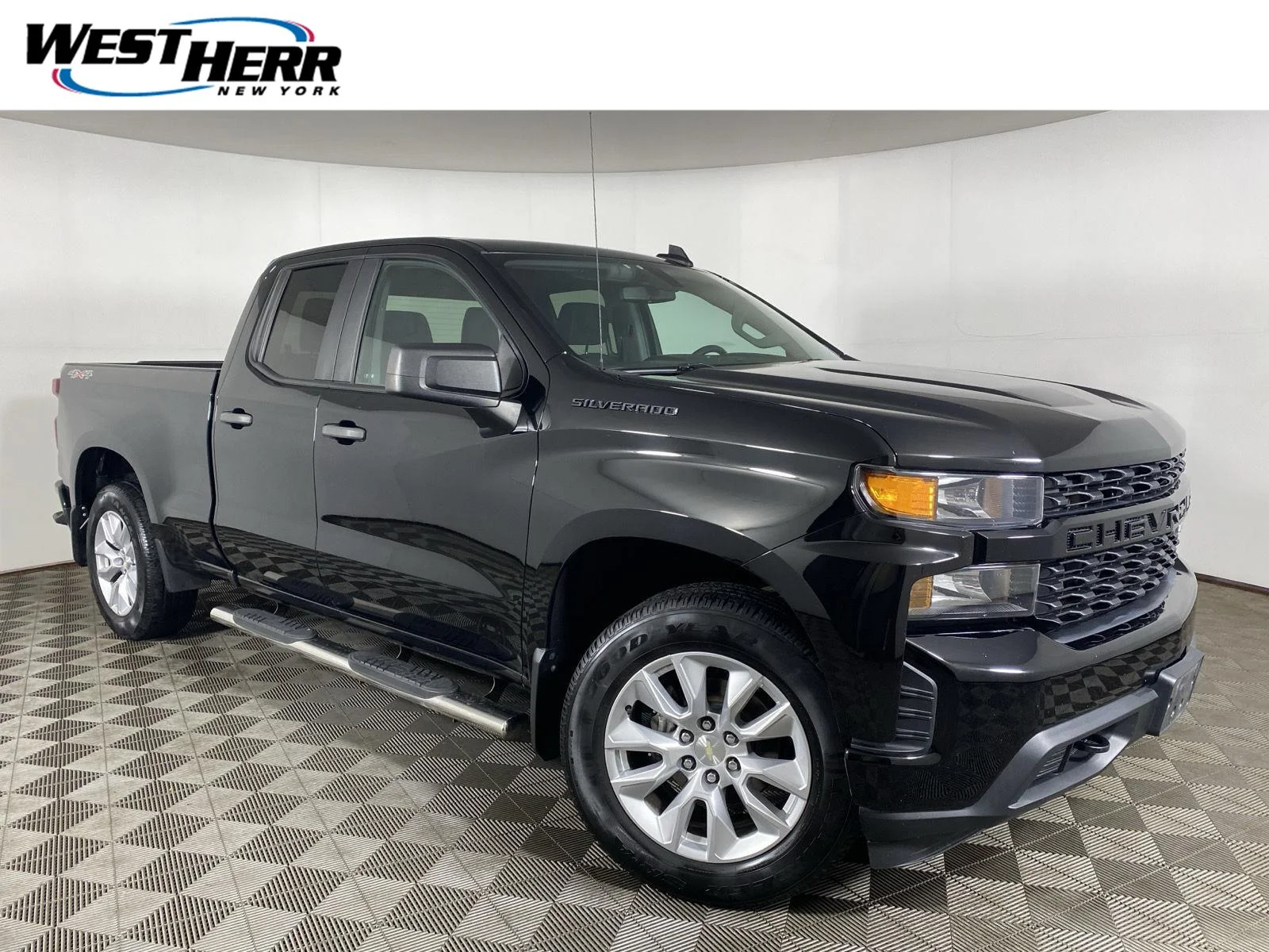Used 2019 Black Chevrolet Custom image 1