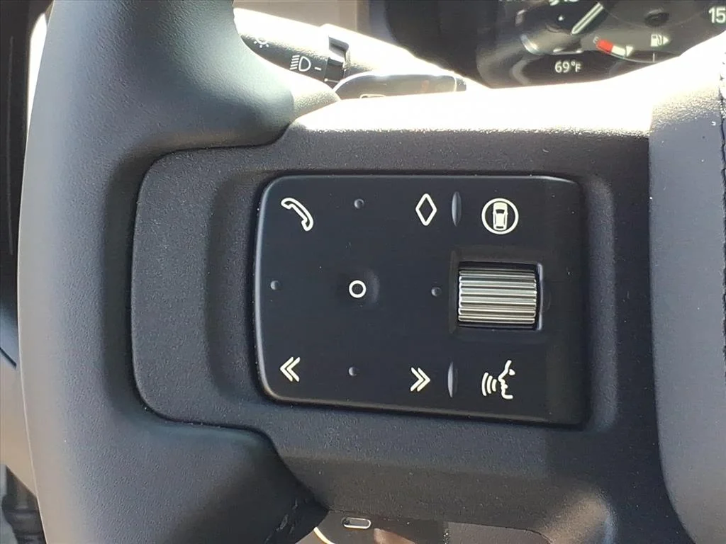 2026 Land Rover Defender V8 - Photo 17