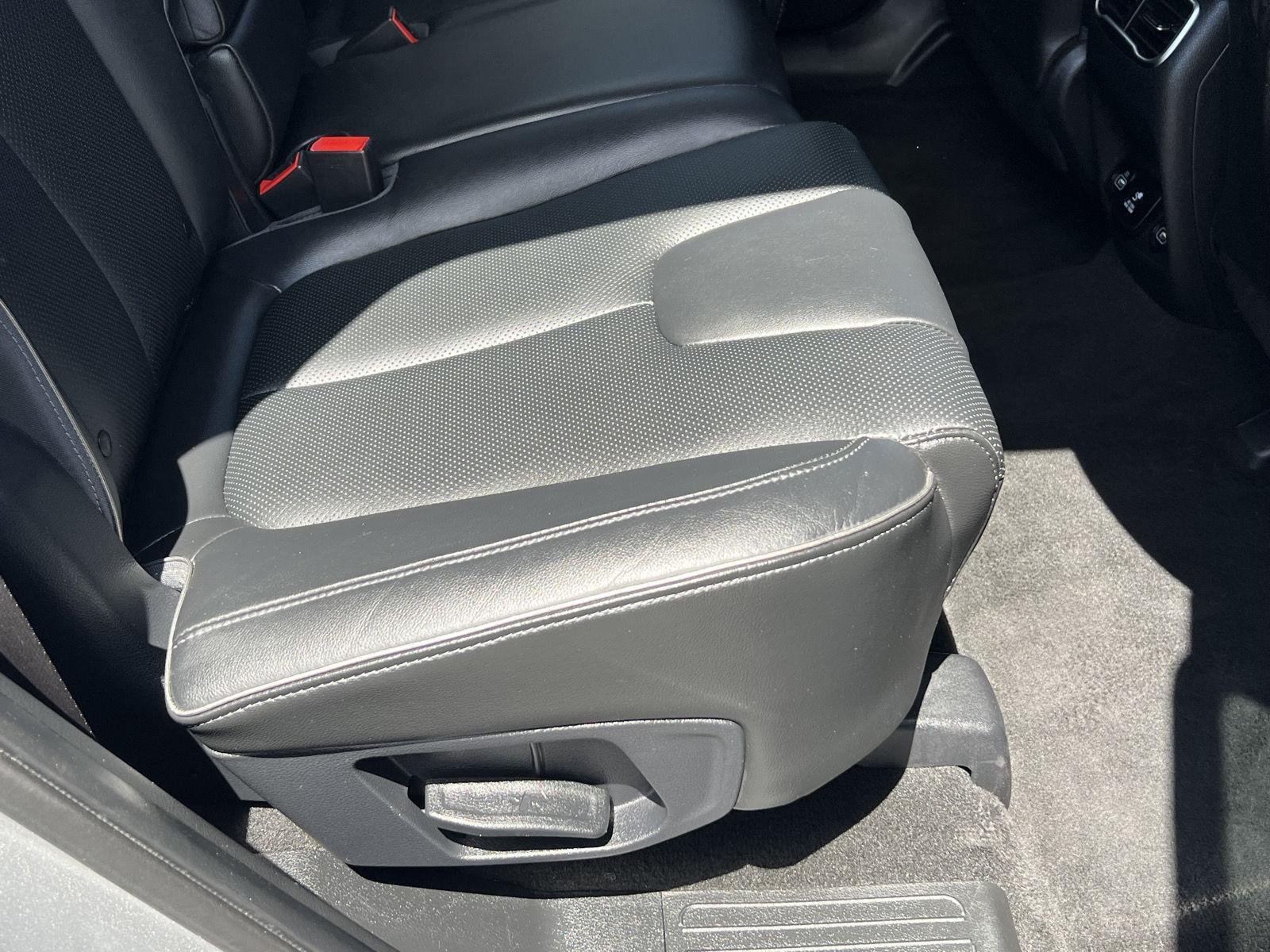 Certified Used 2023 Shimmering Silver Hyundai Limited image 22