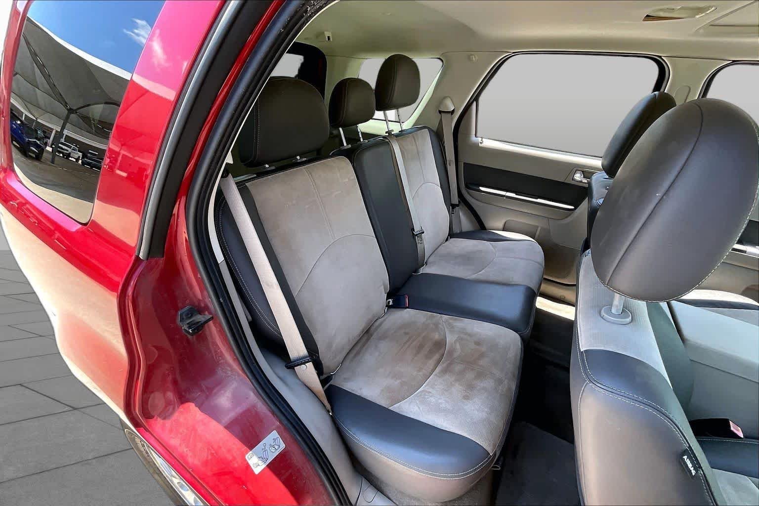 Used 2010 Sangria Red Metallic Mercury Premier image 18