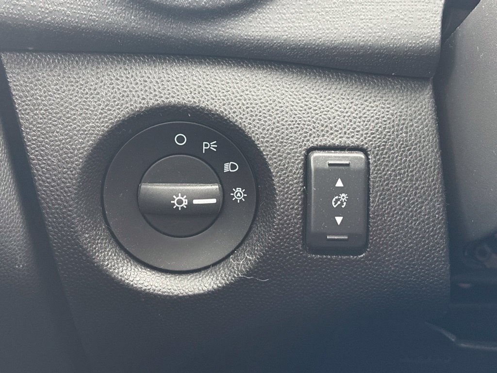 Used 2017 Gray Ford SE image 27