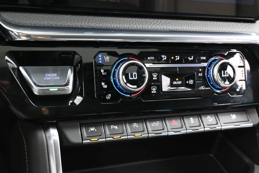 Used 2023 Sterling Metallic GMC Denali image 27