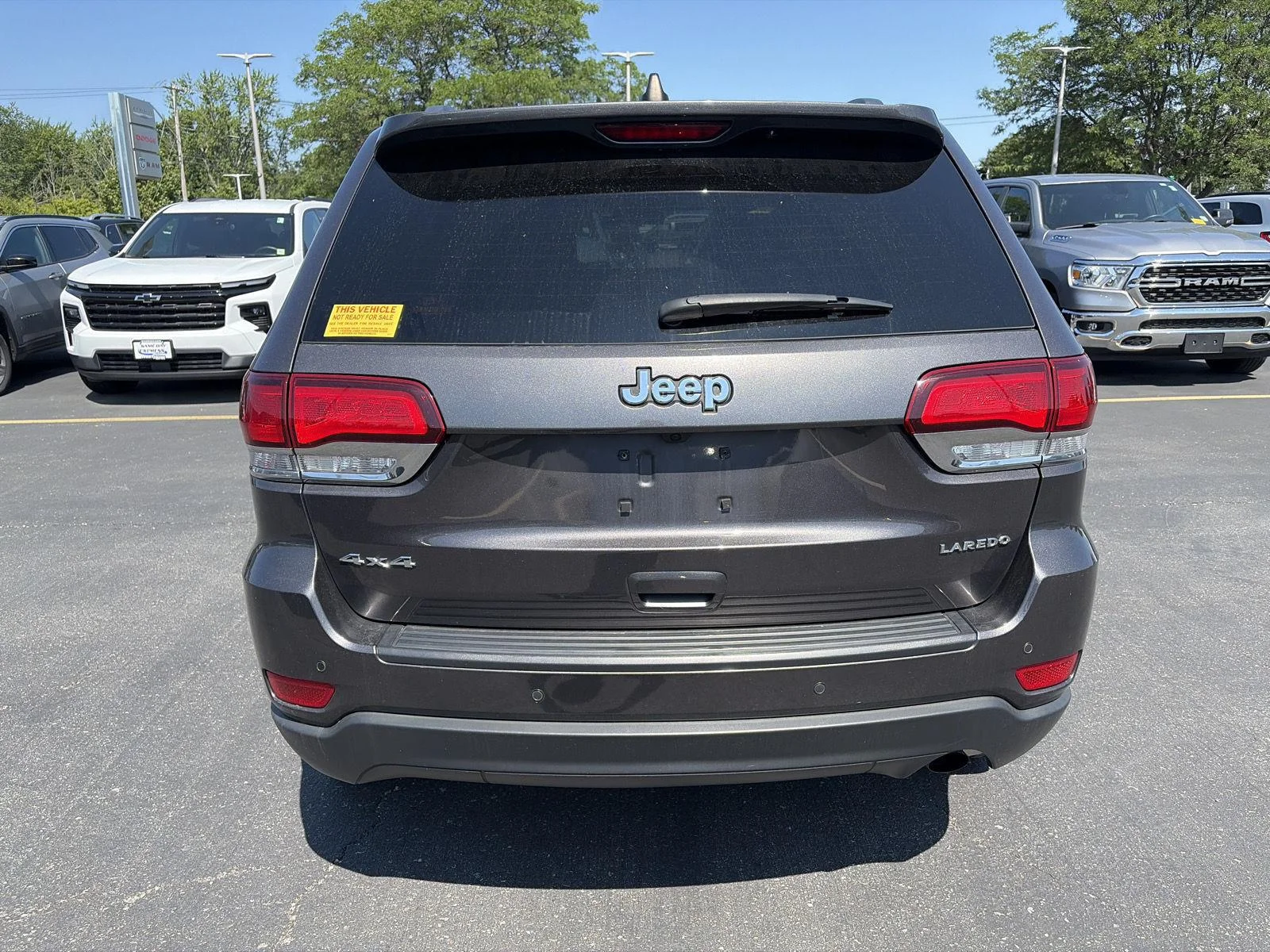 Used 2021 Granite Crystal Metallic Clearcoat Jeep Laredo X image 5