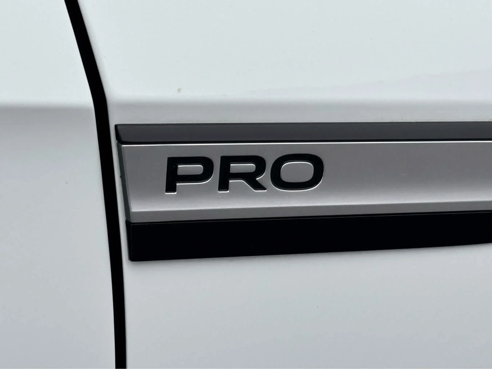 Certified Used 2023 Pure White Volkswagen Pro image 9