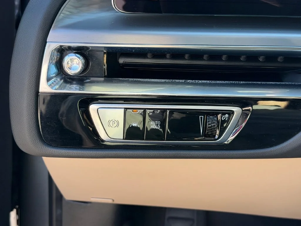 Used 2024 Silver Cadillac Luxury image 33