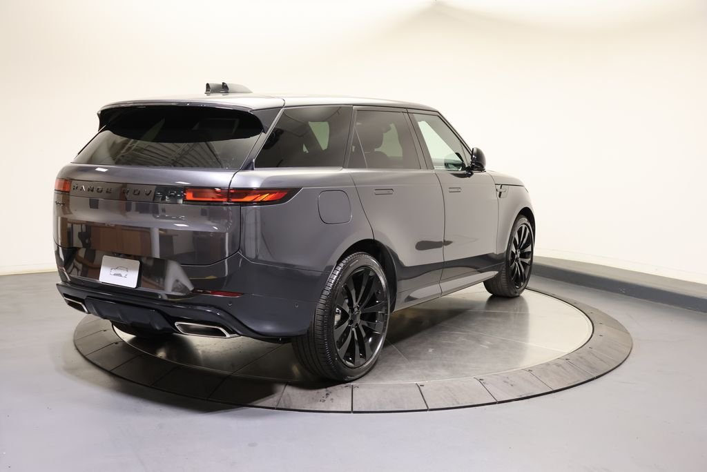 New 2026 Carpathian Grey Land Rover Dynamic SE image 5