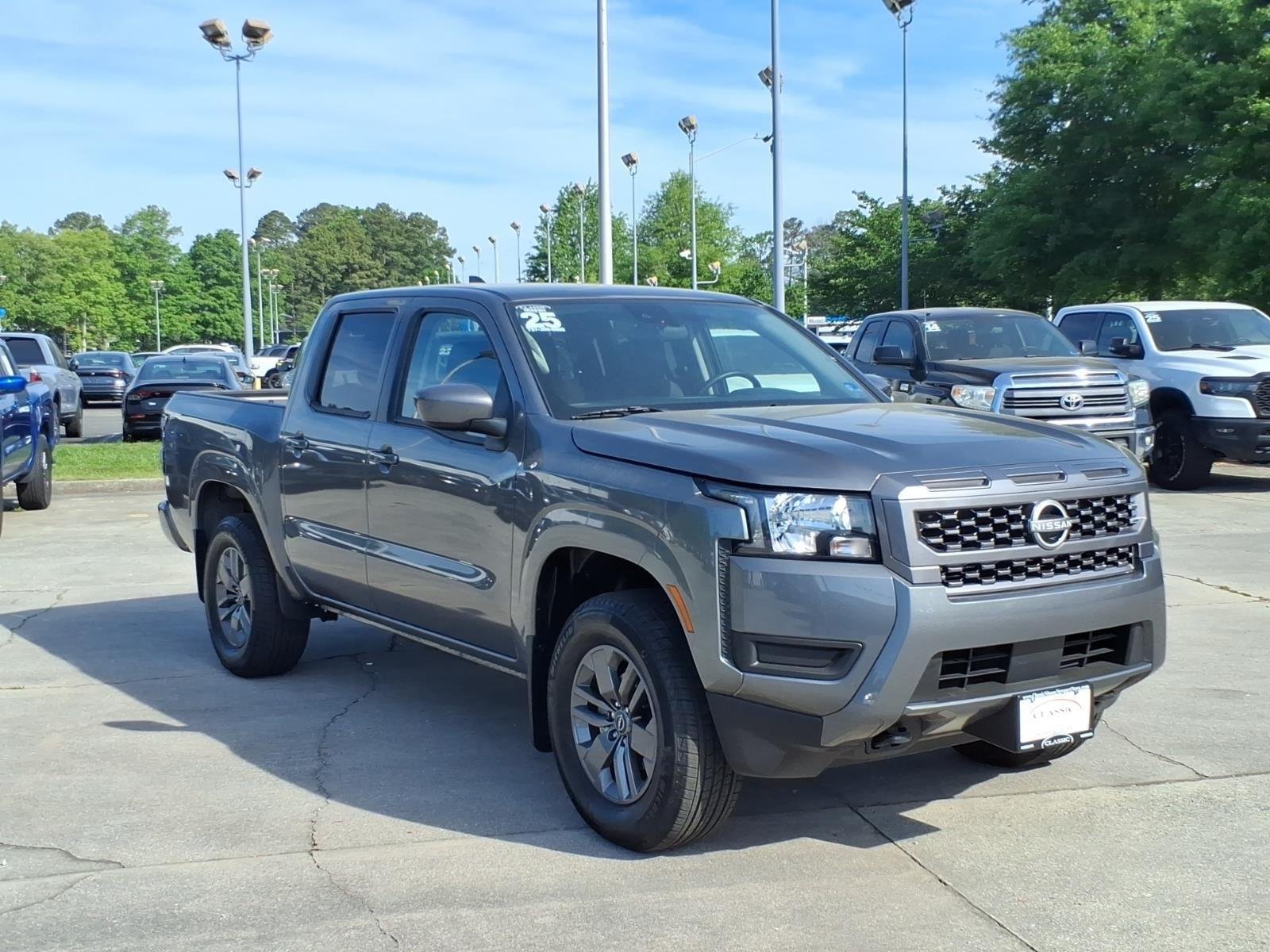 Used 2025 Gun Metallic Nissan SV image 5