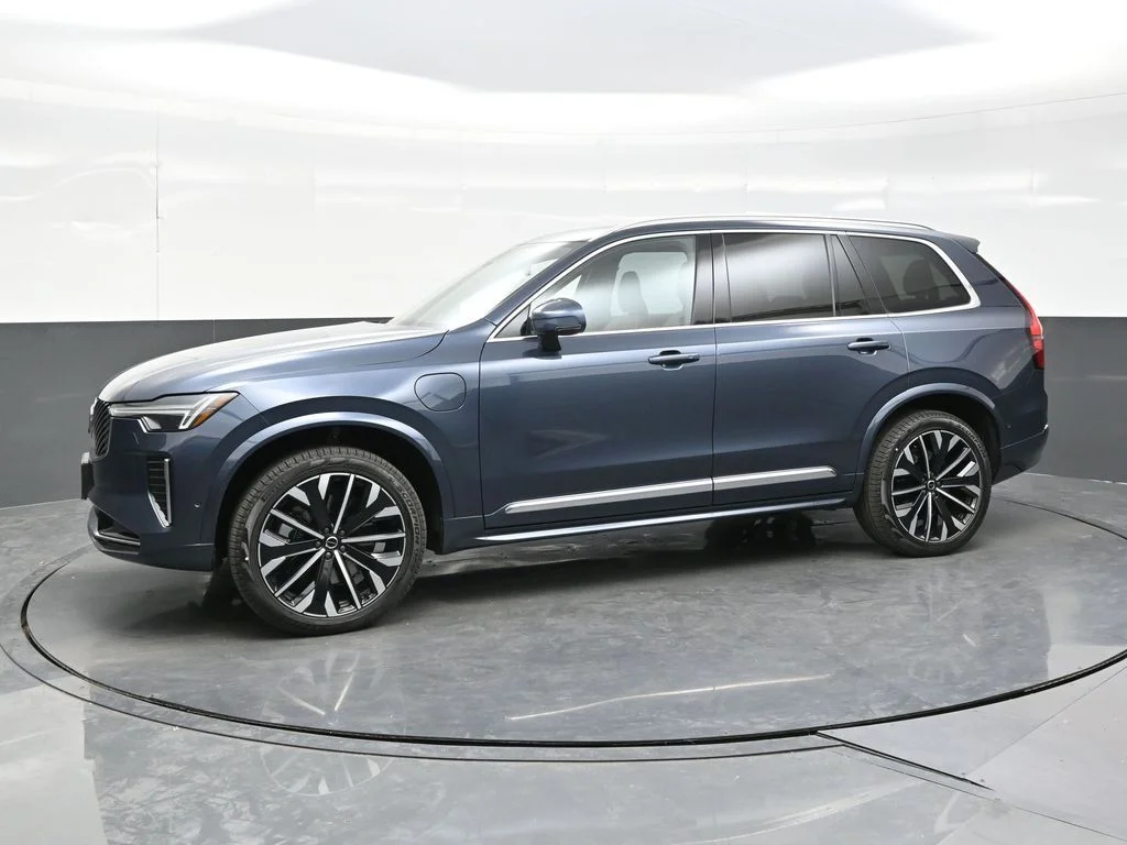 New 2026 Denim Blue Volvo T8 Plus image 3