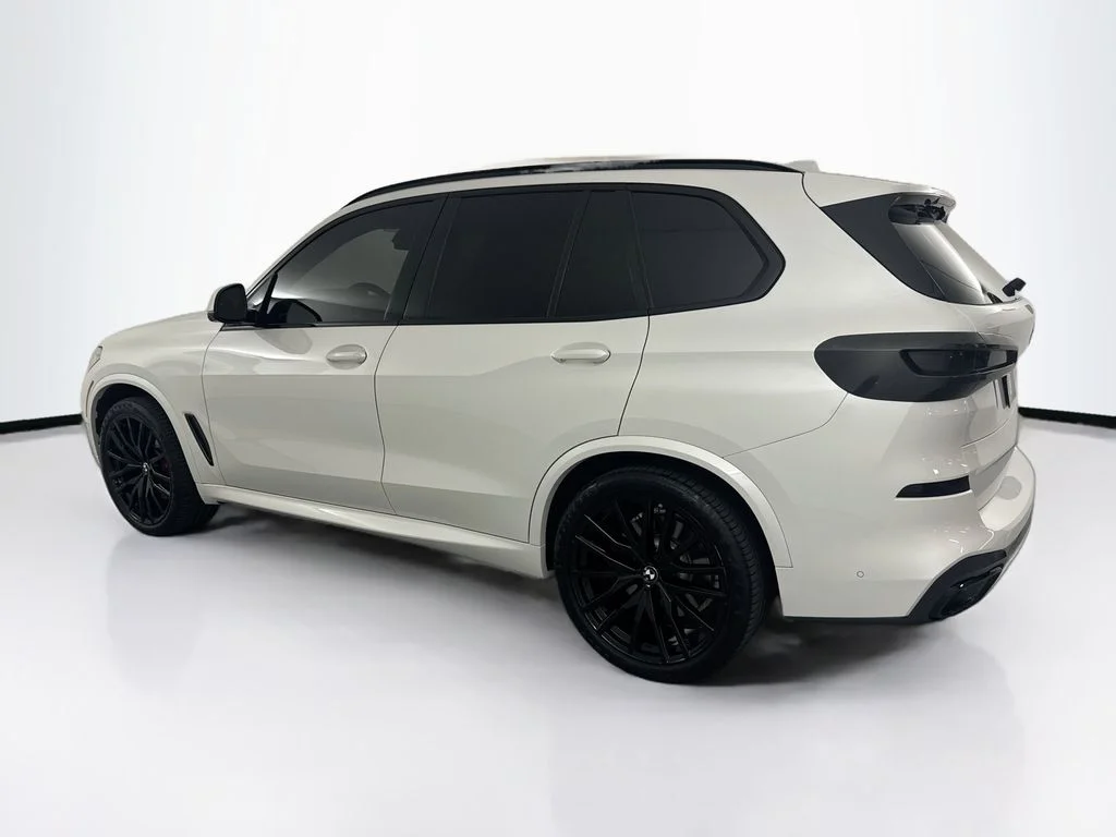 Used 2021 White BMW sDrive40i image 7