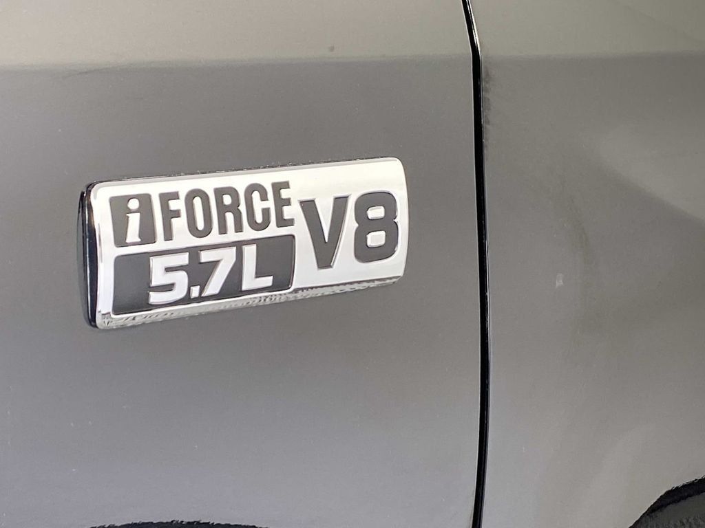 Used 2017 Black Toyota SR5 image 9