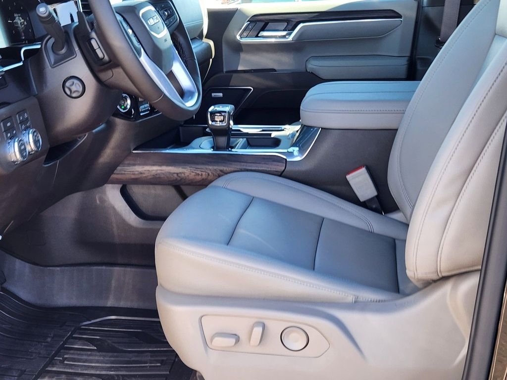 New 2026 Onyx Black GMC SLT image 12