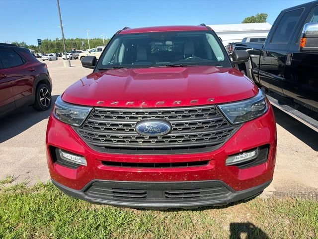 Used 2021 Red Ford XLT image 2