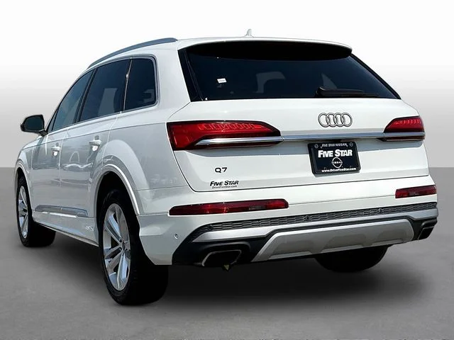 Used 2025  Audi 55 Premium image 5