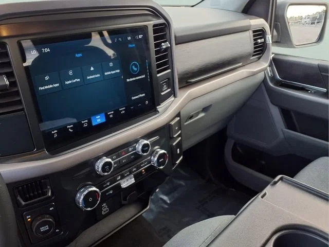 Used 2025  Ford Y image 10