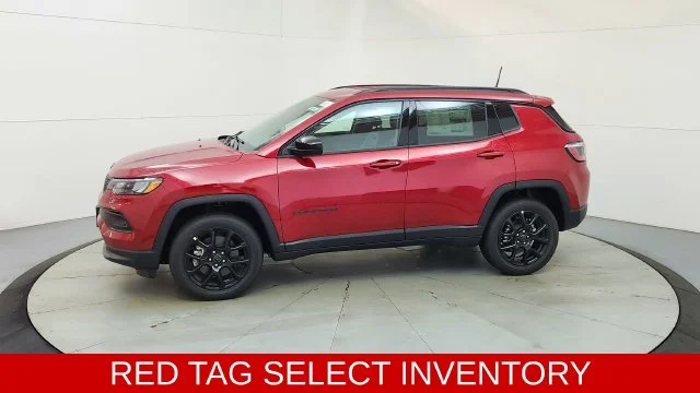 New 2026 Red Hot Pearl-Coat Exterior Paint Jeep Latitude image 5