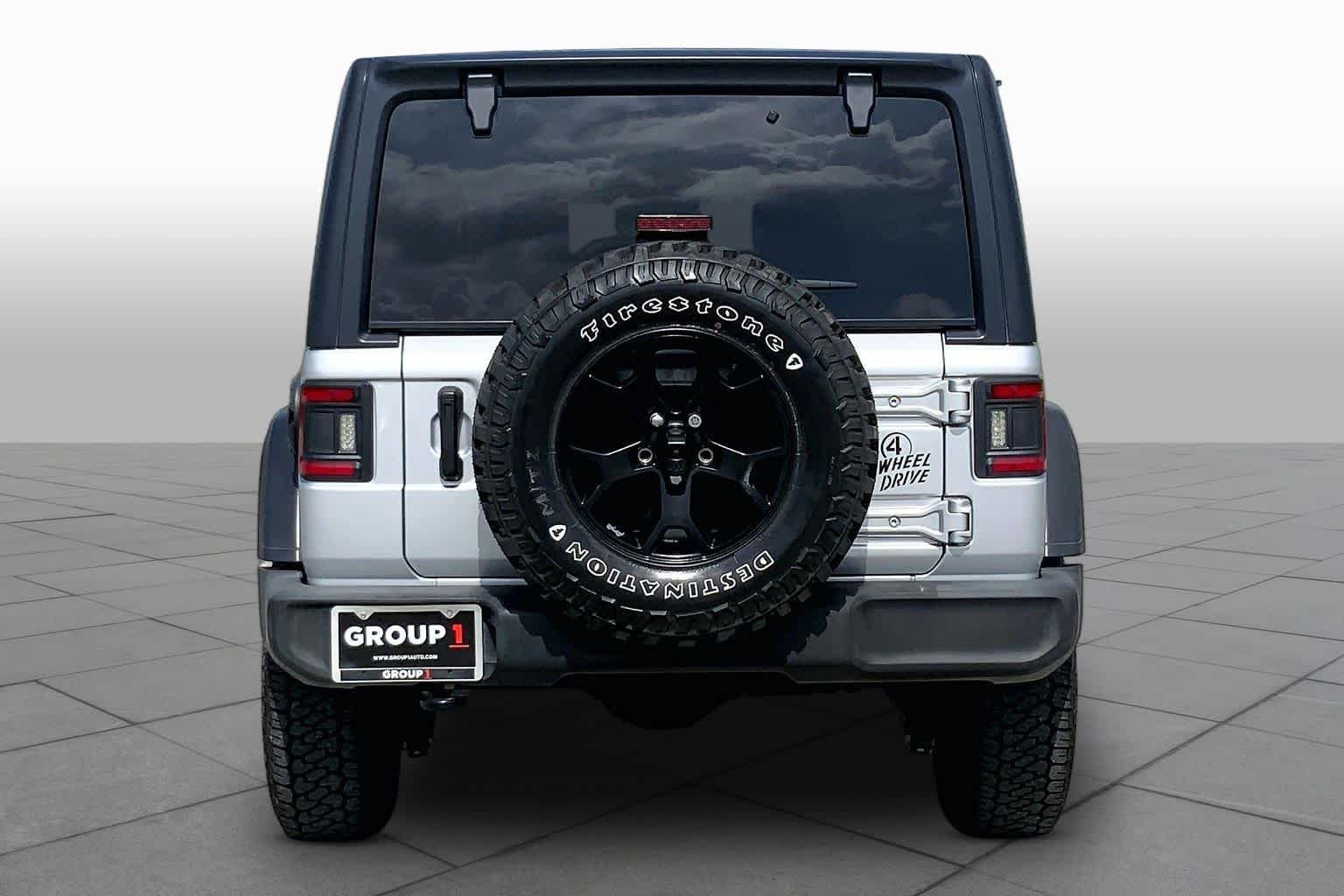 Used 2022 Silver Zynith Clearcoat Jeep Unlimited Willys image 5