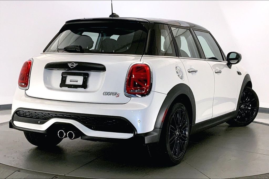 Used 2024 Nanuq White Metallic MINI  image 12