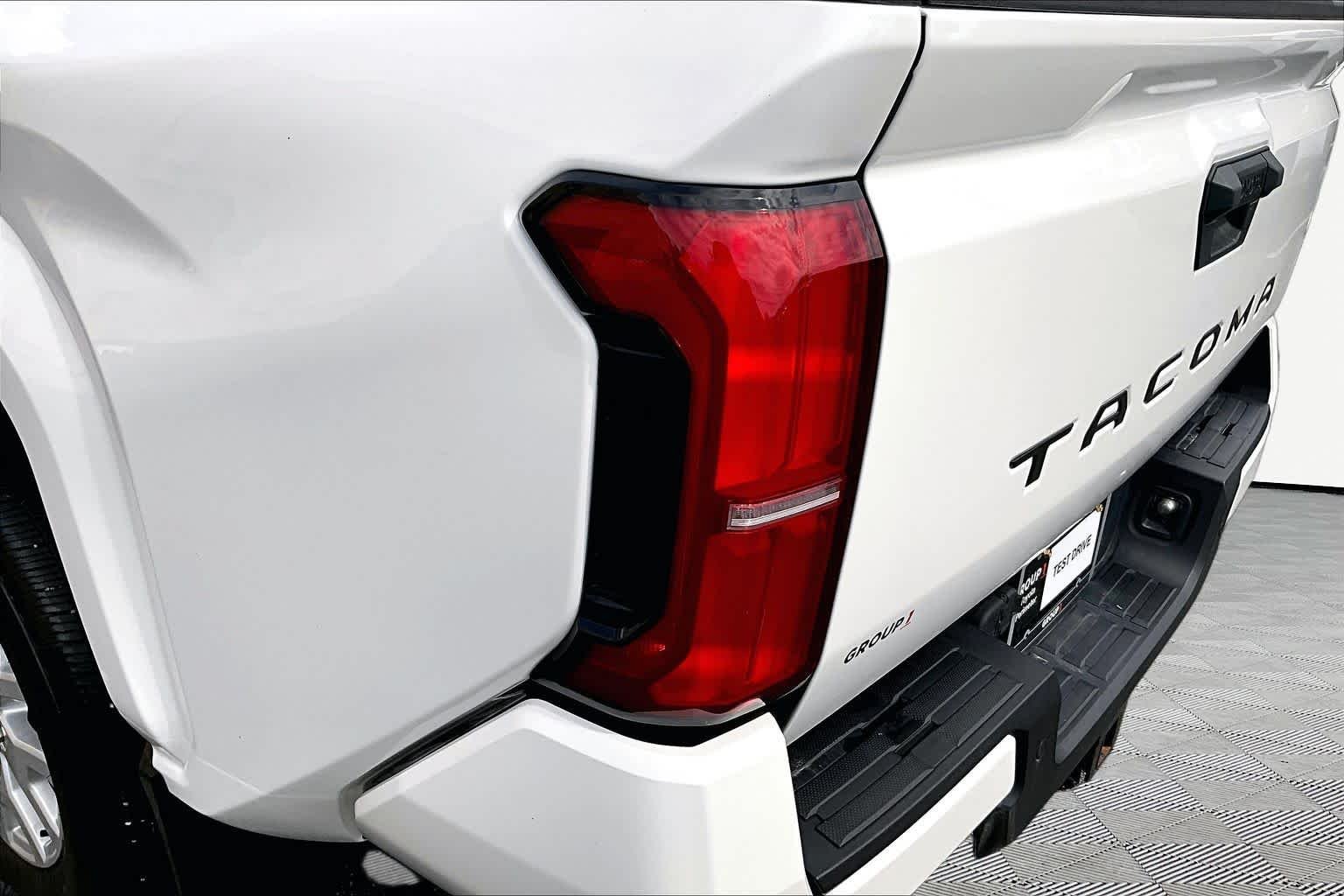 Used 2024 Ice Cap Toyota SR5 image 29