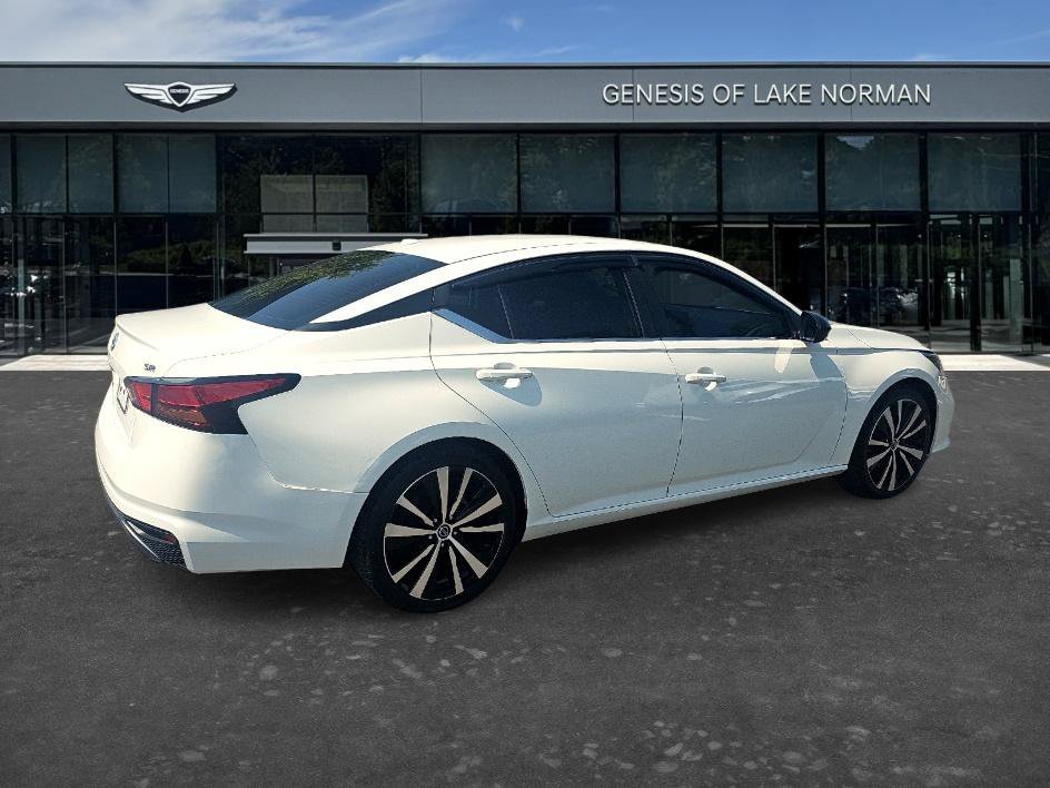 Used 2021 Glacier White Nissan 2.5 SR image 5