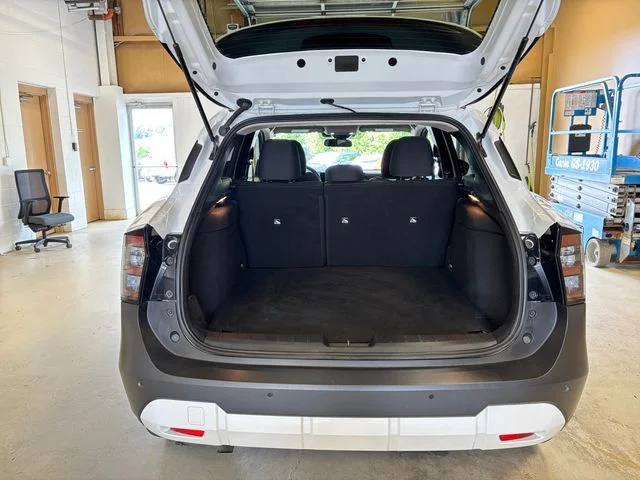 Used 2025 White Nissan SV image 21