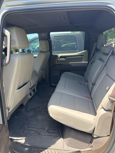 Used 2024 Silver GMC SLT image 5