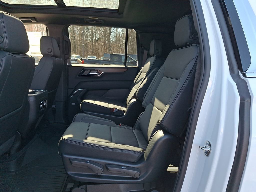 2026 GMC Yukon XL Denali - Photo 6